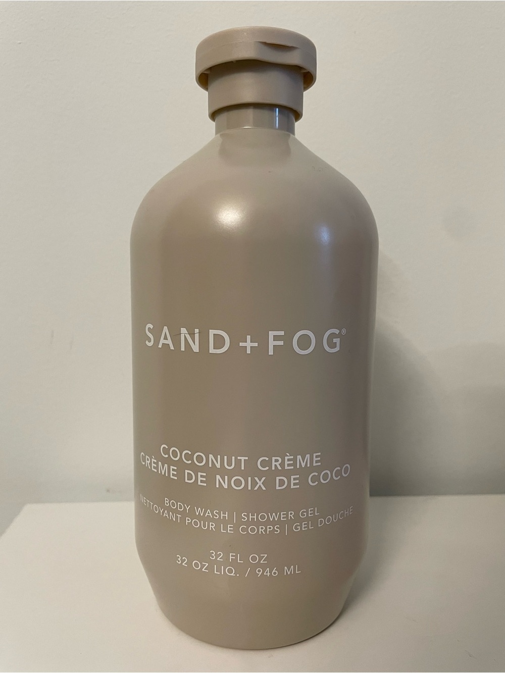 NWT SAND + FOG Coconut Crème Body Wash | Shower Gel – 32 FL OZ/ 946 ML